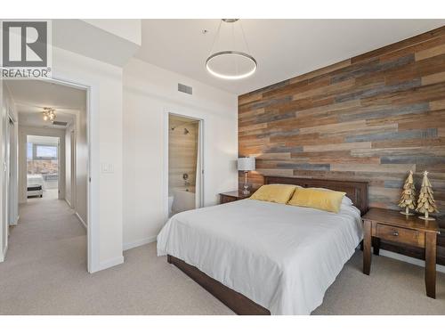 3030 Pandosy Street Unit# 316, Kelowna, BC - Indoor Photo Showing Bedroom