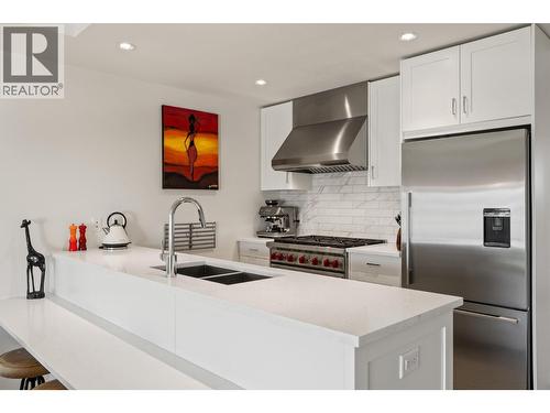 3030 Pandosy Street Unit# 316, Kelowna, BC - Indoor Photo Showing Kitchen With Double Sink With Upgraded Kitchen