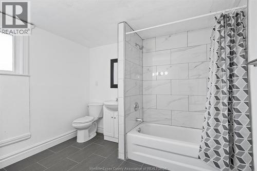 835 Moy Unit# Upper, Windsor, ON - Indoor Photo Showing Bathroom
