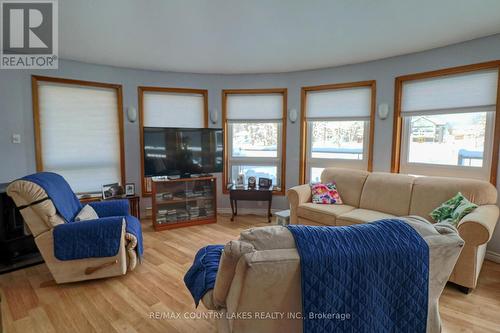 34 Simcoe Road, Ramara, ON - Indoor Photo Showing Living Room