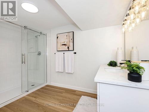 655 Lomond Crescent, Burlington, ON - Indoor