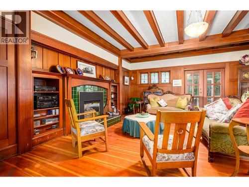 9310 Kalamalka Road, Coldstream, BC - Indoor With Fireplace