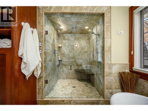 9310 Kalamalka Road, Coldstream, BC - Indoor Photo Showing Bathroom