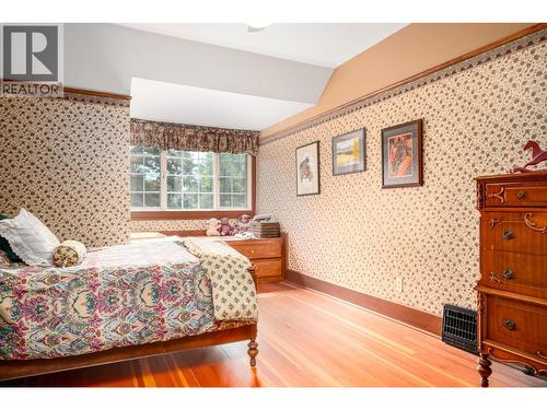 9310 Kalamalka Road, Coldstream, BC - Indoor Photo Showing Bedroom