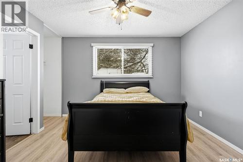 15 Rutley Street, Regina, SK - Indoor Photo Showing Bedroom