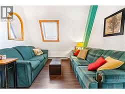 Cozy conversation area - 