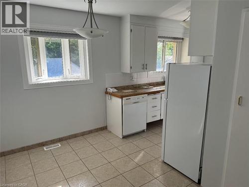 23 Elkington Drive, Kitchener, ON - Indoor Photo Showing Kitchen