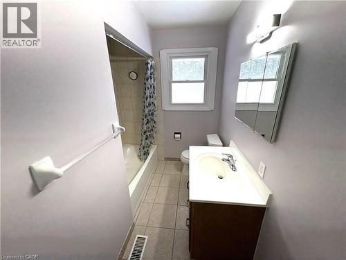 23 Elkington Drive, Kitchener, ON - Indoor Photo Showing Bathroom