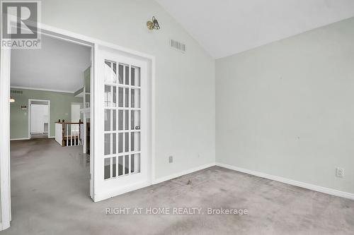 38 Kettering, Ottawa, ON - Indoor Photo Showing Other Room