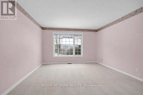 38 Kettering, Ottawa, ON - Indoor Photo Showing Other Room