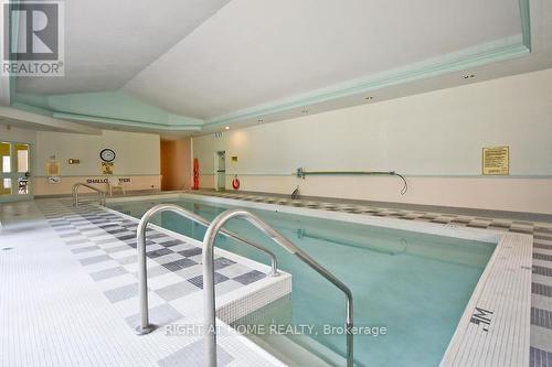 38 Kettering, Ottawa, ON - Indoor Photo Showing Other Room With In Ground Pool