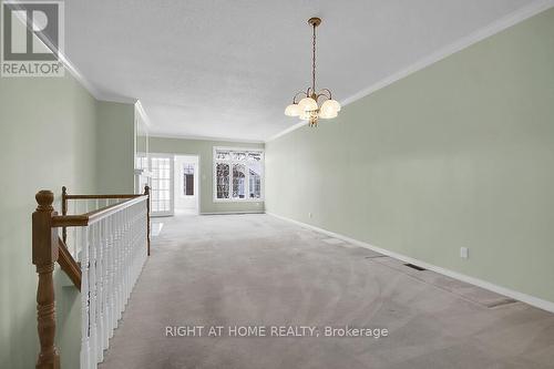 38 Kettering, Ottawa, ON - Indoor Photo Showing Other Room