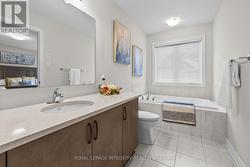 Ensuite bath with soaker tub & standing shower - 