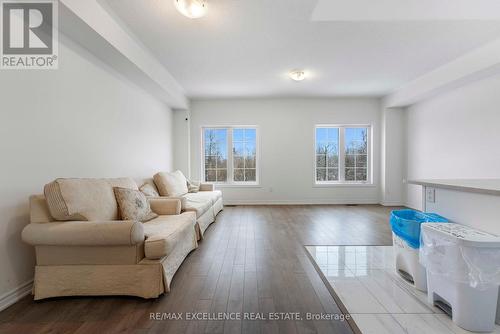 138 Winters Way, Shelburne, ON - Indoor Photo Showing Living Room