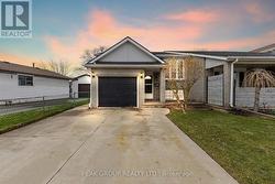 7953 PADDOCK TRAIL  Niagara Falls (Ascot), ON L2H 1W7