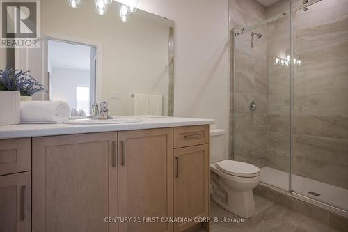 4-Piece Ensuite with Tiled Shower & Roller TopDoor - 6673 Hayward Drive, London South (South V), ON - Indoor Photo Showing Bathroom