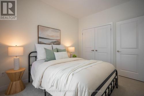 6673 Hayward Drive, London South (South V), ON - Indoor Photo Showing Bedroom