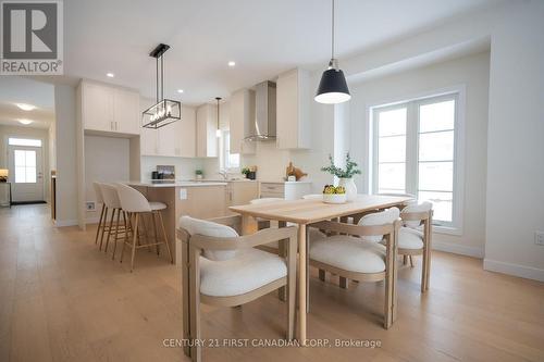 Side Windows for Extra Light - 6673 Hayward Drive, London South (South V), ON - Indoor Photo Showing Dining Room