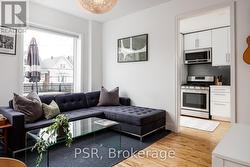 2 - 264 DOVERCOURT ROAD  Toronto, ON M6J 3E1