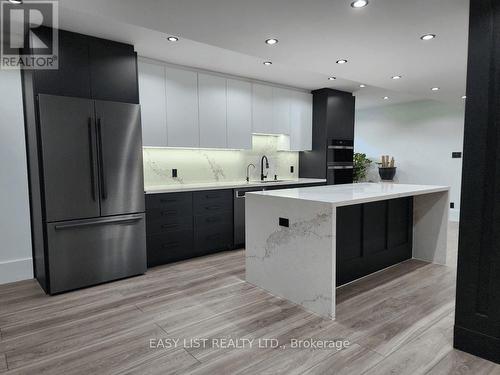 48 Mill Run Gate, Uxbridge, ON - Indoor Photo Showing Kitchen With Upgraded Kitchen