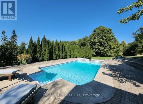48 Mill Run Gate, Uxbridge, ON - Outdoor With In Ground Pool