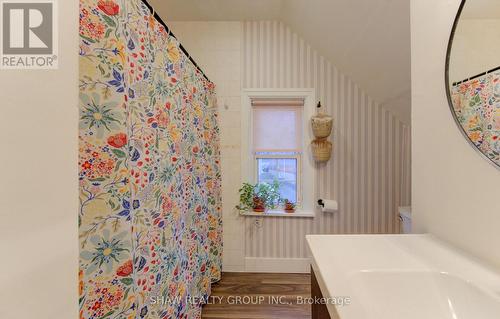 257 Guelph Street, Kitchener, ON - Indoor Photo Showing Bathroom