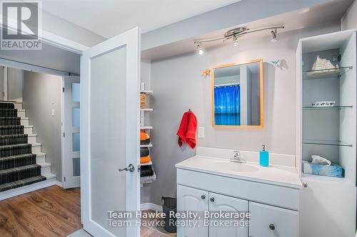 22 Laurier Boulevard, Tiny, ON - Indoor Photo Showing Bathroom