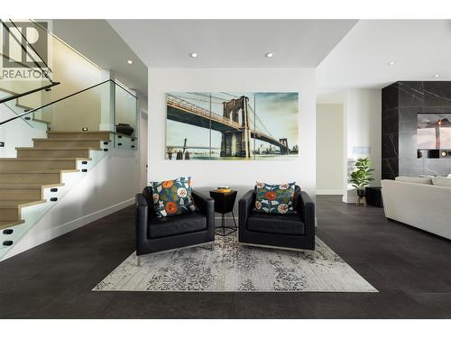 5650 The Edge Place Unit# 111, Kelowna, BC - Indoor Photo Showing Living Room