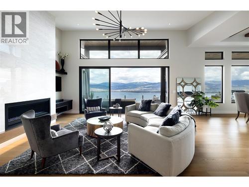 5650 The Edge Place Unit# 111, Kelowna, BC - Indoor Photo Showing Living Room