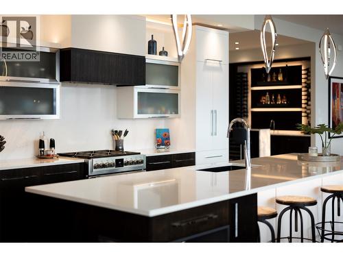 5650 The Edge Place Unit# 111, Kelowna, BC - Indoor Photo Showing Kitchen With Upgraded Kitchen