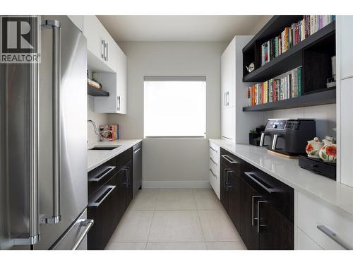 5650 The Edge Place Unit# 111, Kelowna, BC - Indoor Photo Showing Kitchen