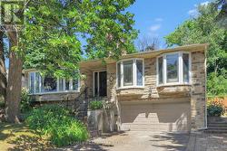 61 WHITTAKER CRESCENT  Toronto, ON M2K 1K9