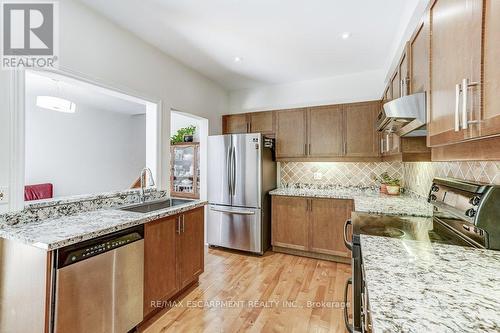 4134 Medland Drive, Burlington, ON - Indoor Photo Showing Kitchen