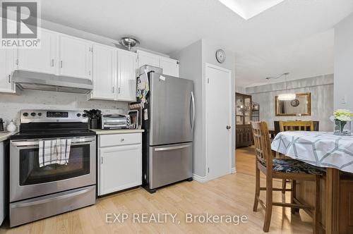 428 Dayna Crescent, Waterloo, ON - Indoor Photo Showing Kitchen