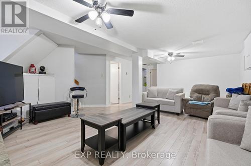 428 Dayna Crescent, Waterloo, ON - Indoor Photo Showing Living Room