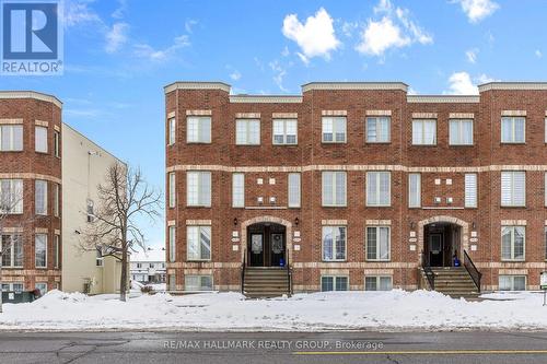 896 LONGFIELDS DRIVE  Ottawa, ON K2J 5K6