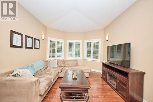 3257 Grove Avenue, Fort Erie (Ridgeway), ON - Indoor Photo Showing Kitchen