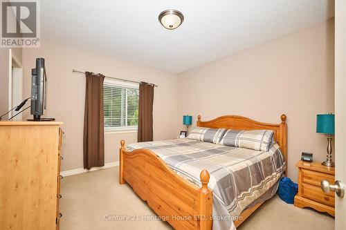 3257 Grove Avenue, Fort Erie (Ridgeway), ON - Indoor Photo Showing Bedroom