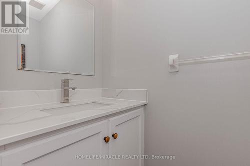 128 Karalee Crescent, Cambridge, ON -  Photo Showing Bathroom