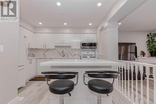 128 Karalee Crescent, Cambridge, ON - Indoor Photo Showing Kitchen