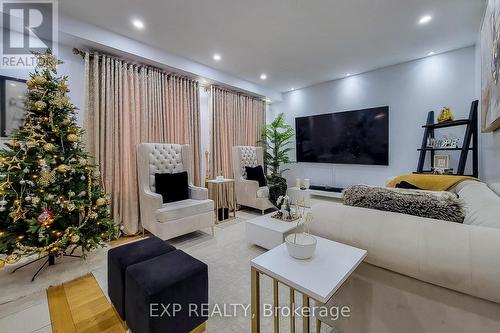 131 Munro Circle, Brantford, ON - Indoor Photo Showing Living Room