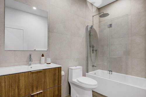 Salle de bains - Rue Blondin, Sainte-Adèle, QC - Indoor Photo Showing Bathroom