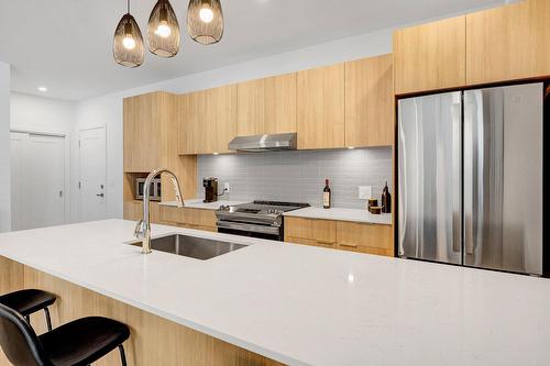 Cuisine - Rue Blondin, Sainte-Adèle, QC - Indoor Photo Showing Kitchen With Upgraded Kitchen