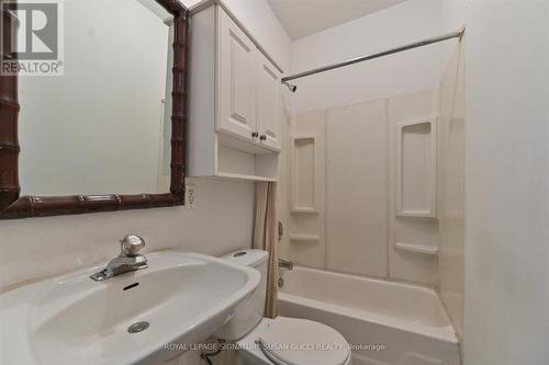 9 Everett Crescent, Toronto, ON - Indoor Photo Showing Bathroom