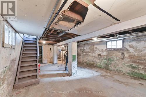 9 Everett Crescent, Toronto, ON - Indoor