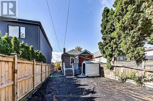 9 Everett Crescent, Toronto, ON - Outdoor