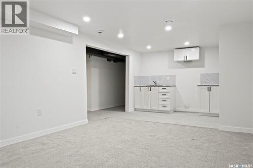 443 Argyle Street N, Regina, SK - Indoor