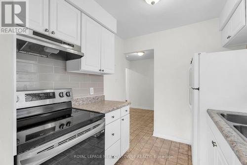 7734 Benavon Road, Mississauga, ON - Indoor Photo Showing Kitchen