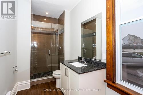 94 Scott Street, Kitchener, ON - Indoor Photo Showing Bathroom
