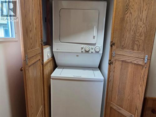 2546 Upper Bench Road, Keremeos, BC - Indoor Photo Showing Laundry Room